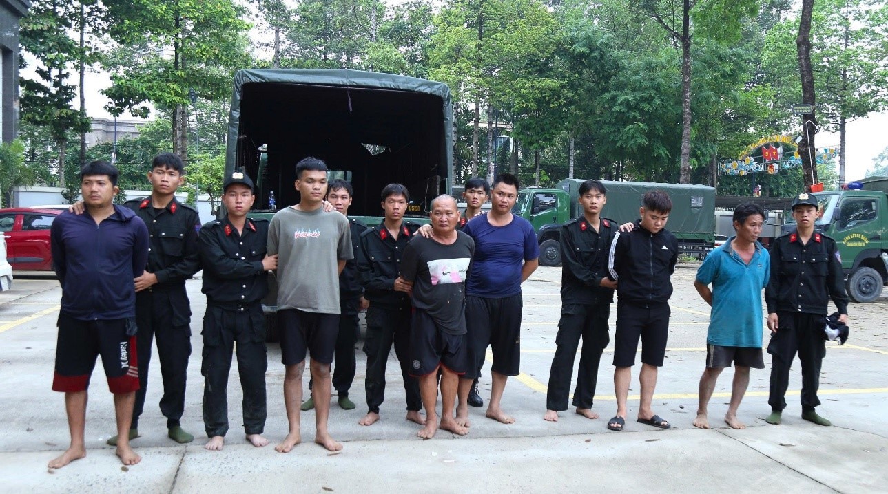 Triệt phá đường dây khai thác cát trái phép trên sông Đồng Nai- Ảnh 1. Triệt phá đường dây khai thác cát trái phép trên sông Đồng Nai- Ảnh 1.