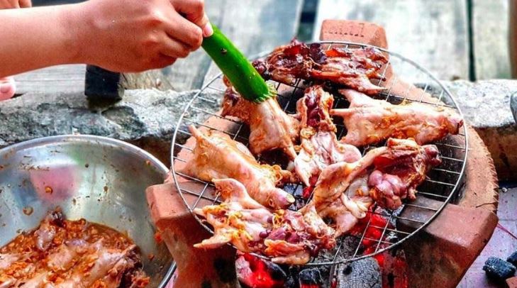 Đặc sản "đáng sợ" xưa không ai ăn nay dân phố săn lùng, 200.000 đồng/kg- Ảnh 4. Đặc sản "đáng sợ" xưa không ai ăn nay dân phố săn lùng, 200.000 đồng/kg- Ảnh 4.