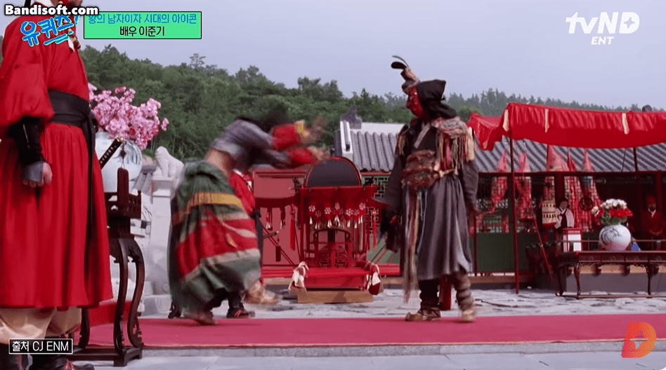 Mỹ nam thành sao hạng A nhờ "trồng cây chuối", từng bị đoàn phim từ chối vì vẻ đẹp lạ- Ảnh 2. Mỹ nam thành sao hạng A nhờ "trồng cây chuối", từng bị đoàn phim từ chối vì vẻ đẹp lạ- Ảnh 2.