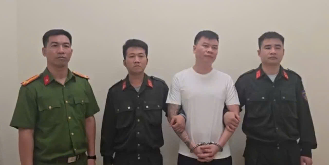 Bắt "Thu vệ sĩ" cùng 6 đối tượng buôn bán 200 bình khí cười cho dân chơi- Ảnh 1. Bắt "Thu vệ sĩ" cùng 6 đối tượng buôn bán 200 bình khí cười cho dân chơi- Ảnh 1.