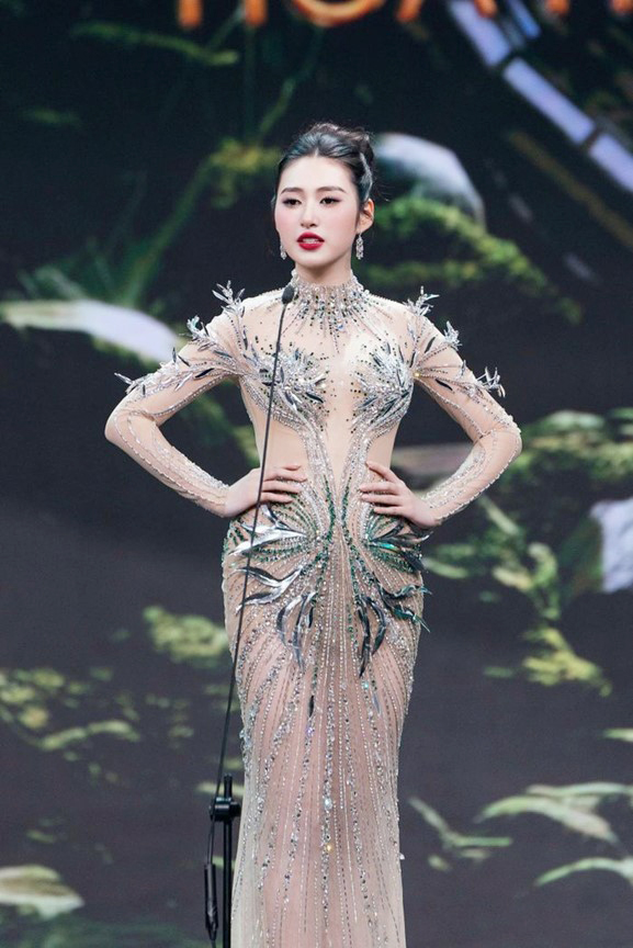 Nhan sắc trong trẻo của cô gái 19 tuổi vừa trở thành Hoa hậu Trái Đất Việt Nam- Ảnh 8. Nhan sắc trong trẻo của cô gái 19 tuổi vừa trở thành Hoa hậu Trái Đất Việt Nam- Ảnh 8.