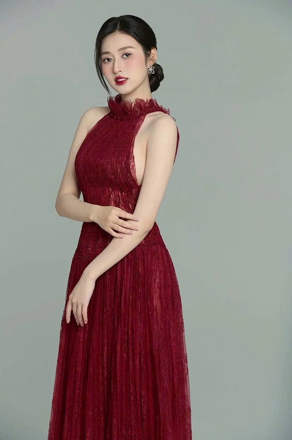 Nhan sắc trong trẻo của cô gái 19 tuổi vừa trở thành Hoa hậu Trái Đất Việt Nam- Ảnh 11. Nhan sắc trong trẻo của cô gái 19 tuổi vừa trở thành Hoa hậu Trái Đất Việt Nam- Ảnh 11.