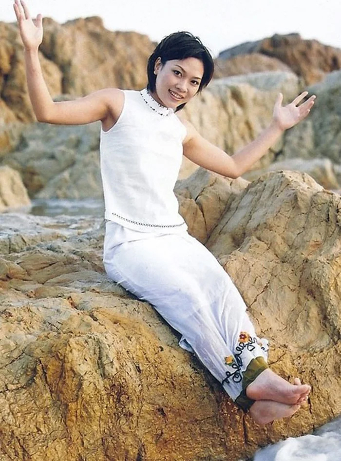 "Họa mi tóc nâu": Từ cô bé ôm đàn năm nào đến ngôi sao số một Vpop- Ảnh 3. "Họa mi tóc nâu": Từ cô bé ôm đàn năm nào đến ngôi sao số một Vpop- Ảnh 3.