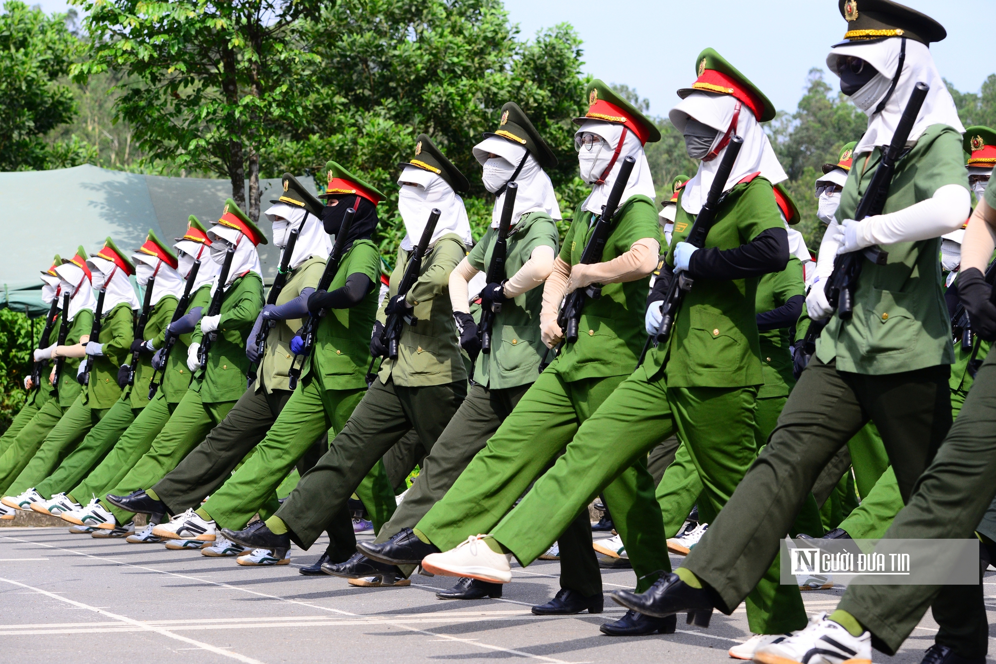 Những “bông hồng thép” miệt mài luyện tập sẵn sàng cho lễ diễu binh A80- Ảnh 2.