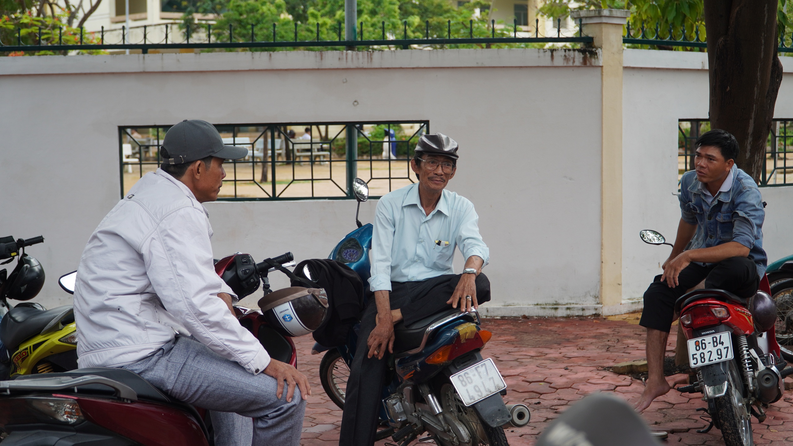 Thí sinh Bình Thuận tự tin bước vào kỳ thi tuyển sinh lớp 10- Ảnh 5. Thí sinh Bình Thuận tự tin bước vào kỳ thi tuyển sinh lớp 10- Ảnh 5.