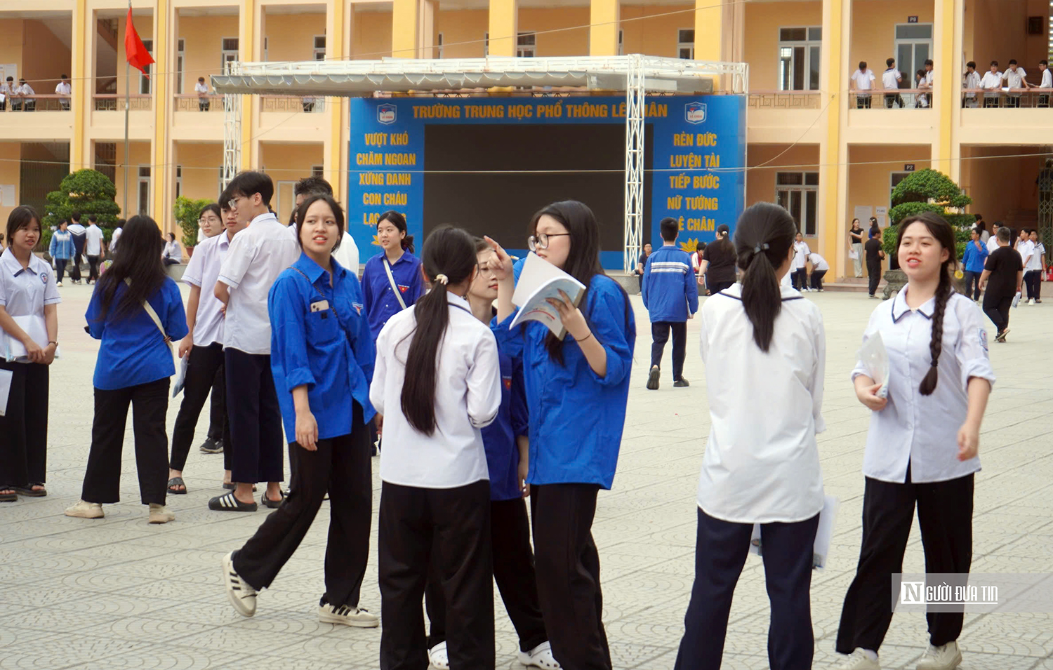 Gần 26.000 thí sinh Hải Phòng thi vào lớp 10 trong thời tiết thuận lợi- Ảnh 2.