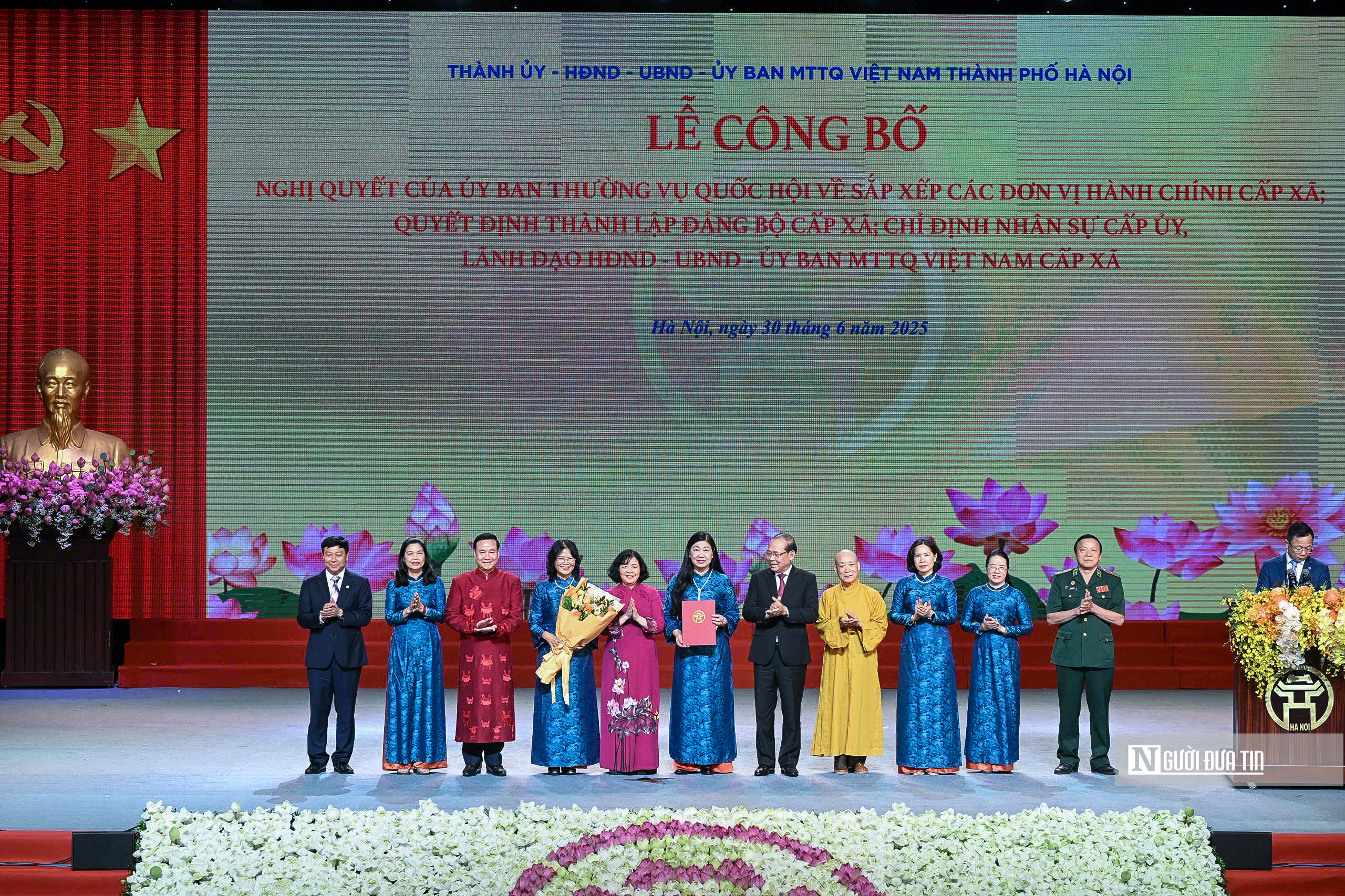 Chủ tịch nước Lương Cường dự lễ công bố sắp xếp các đơn vị hành chính xã, phường ở Hà Nội- Ảnh 6. Chủ tịch nước Lương Cường dự lễ công bố sắp xếp các đơn vị hành chính xã, phường ở Hà Nội- Ảnh 6.