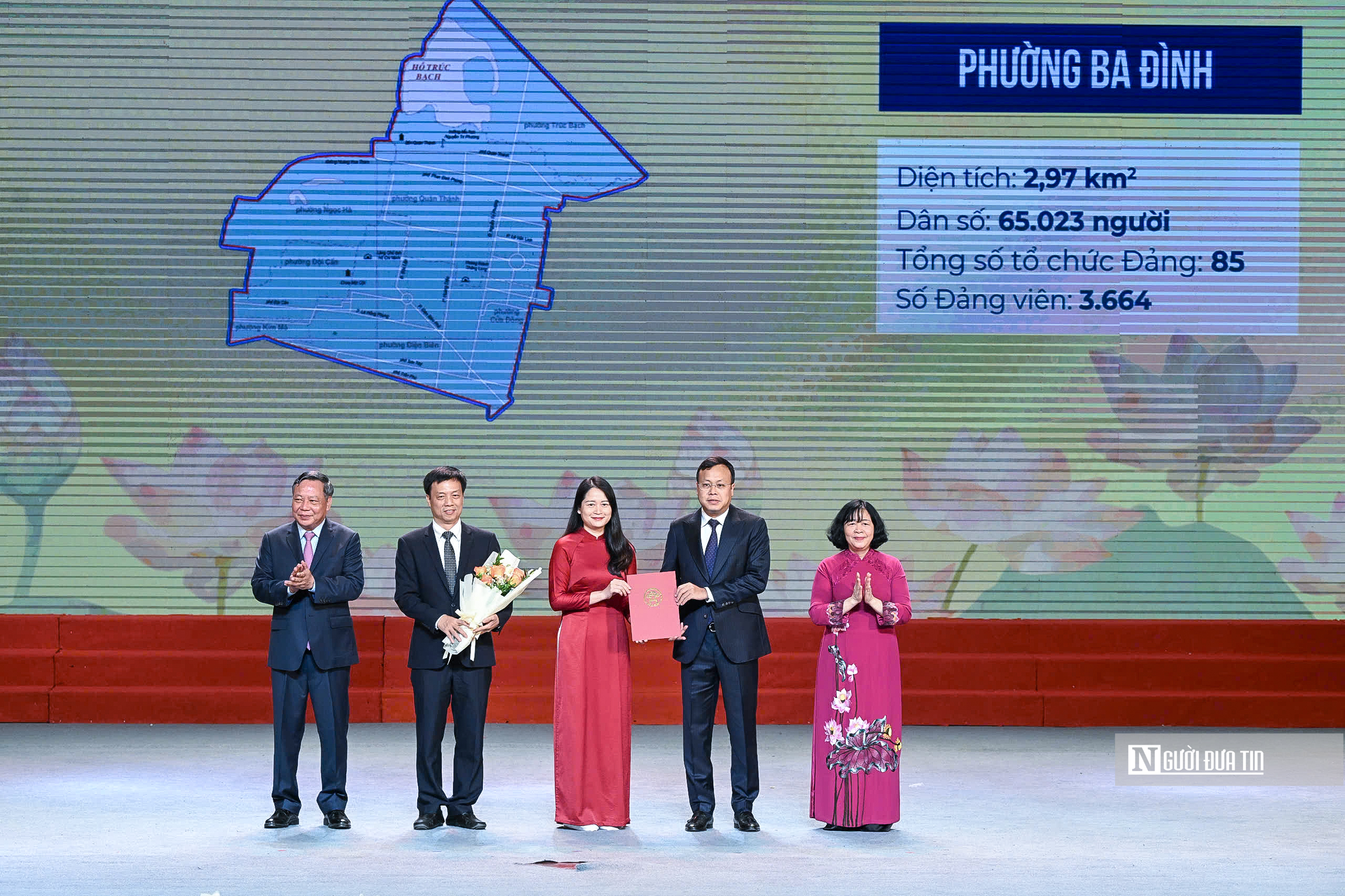Chủ tịch nước Lương Cường dự lễ công bố sắp xếp các đơn vị hành chính xã, phường ở Hà Nội- Ảnh 7. Chủ tịch nước Lương Cường dự lễ công bố sắp xếp các đơn vị hành chính xã, phường ở Hà Nội- Ảnh 7.