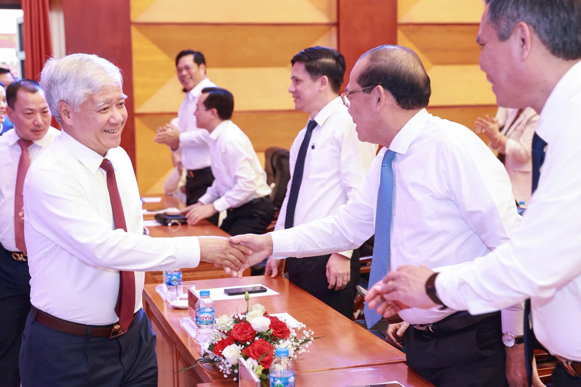 Công bố Quyết định thành lập 19 Ban, đơn vị Cơ quan UBTƯ MTTQ Việt Nam- Ảnh 1. Công bố Quyết định thành lập 19 Ban, đơn vị Cơ quan UBTƯ MTTQ Việt Nam- Ảnh 1.