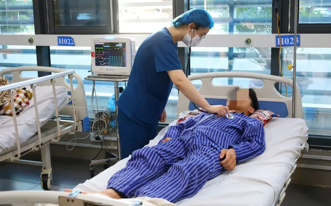 Hái loại nấm màu hồng đẹp mắt nấu ăn, cả gia đình 4 người phải nhập viện- Ảnh 1. Hái loại nấm màu hồng đẹp mắt nấu ăn, cả gia đình 4 người phải nhập viện- Ảnh 1.