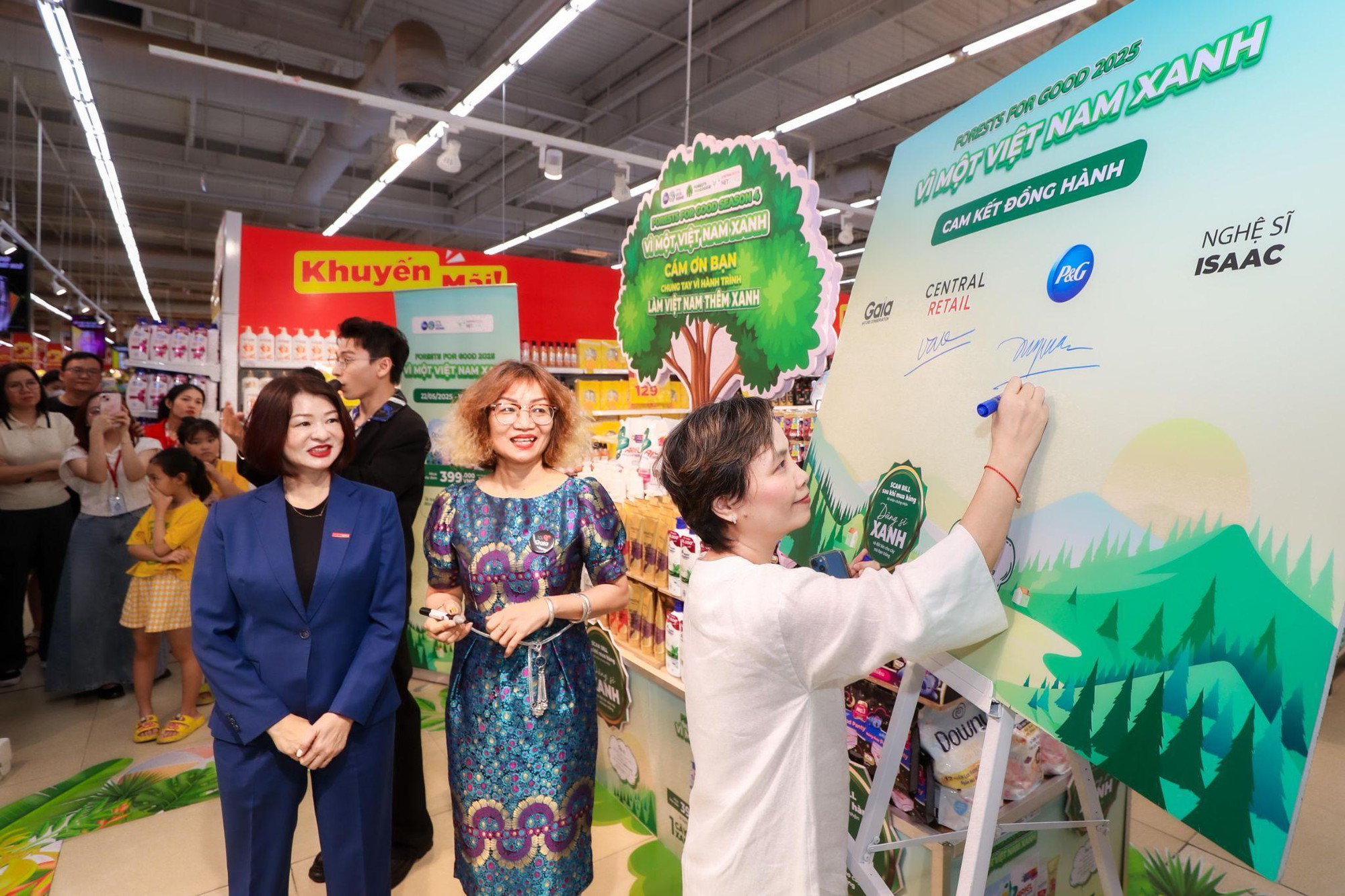 P&G và Central Retail tiếp tục nỗ lực tăng mảnh xanh cho Việt Nam- Ảnh 3. P&G và Central Retail tiếp tục nỗ lực tăng mảnh xanh cho Việt Nam- Ảnh 3.