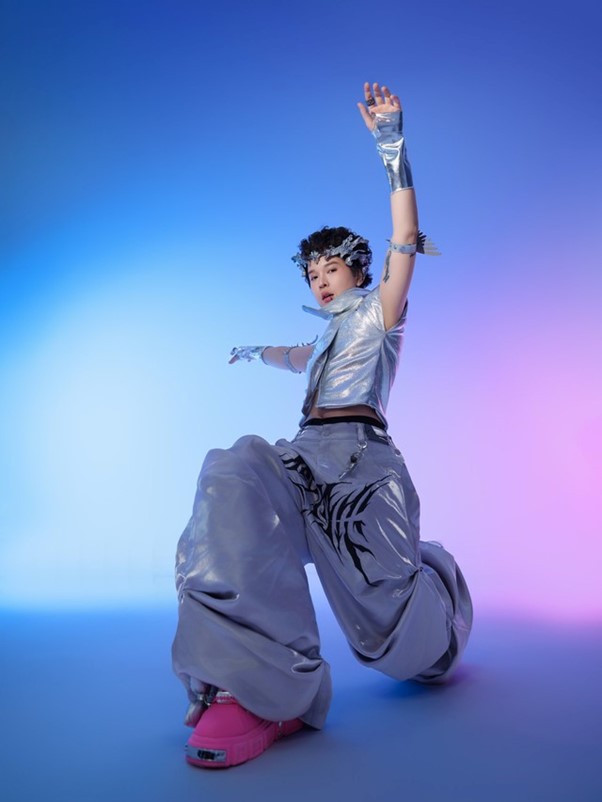 Em xinh "lạc quẻ" nhất vì ngoại hình bỗng cực hot tại "Em xinh say hi"- Ảnh 3. Em xinh "lạc quẻ" nhất vì ngoại hình bỗng cực hot tại "Em xinh say hi"- Ảnh 3.