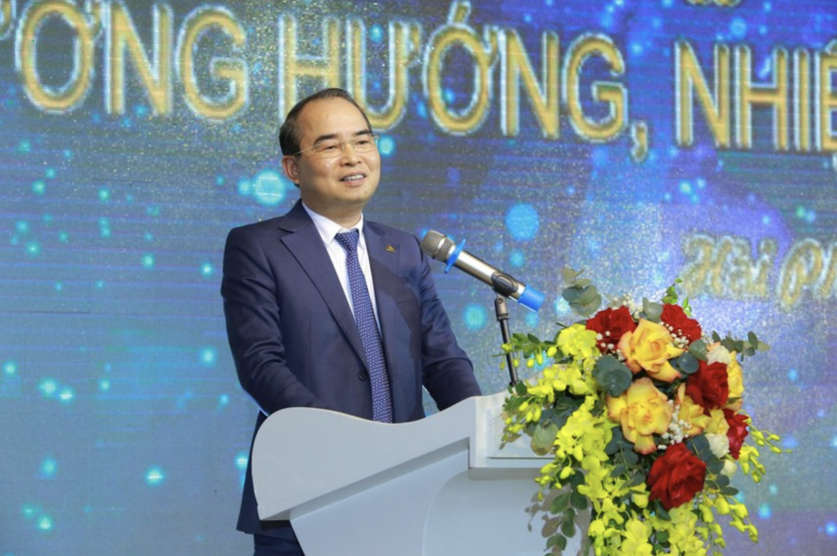 Hai thập kỷ đồng hành của Chủ tịch và Tổng Giám đốc Việt Phát trước khi "ngã ngựa"- Ảnh 1. Hai thập kỷ đồng hành của Chủ tịch và Tổng Giám đốc Việt Phát trước khi "ngã ngựa"- Ảnh 1.
