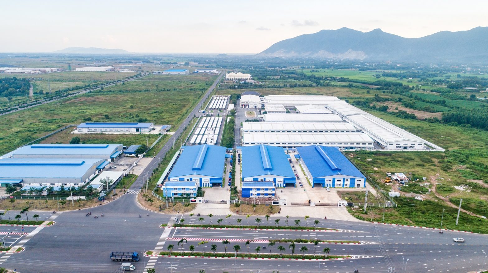 Áp lực đáo hạn trái phiếu đè nặng, doanh nghiệp BĐS gồng mình chuyển hướng- Ảnh 2. Áp lực đáo hạn trái phiếu đè nặng, doanh nghiệp BĐS gồng mình chuyển hướng- Ảnh 2.