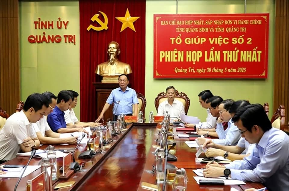 Quảng Bình và Quảng Trị thống nhất nguyên tắc phân công lãnh đạo sau sáp nhập- Ảnh 1. Quảng Bình và Quảng Trị thống nhất nguyên tắc phân công lãnh đạo sau sáp nhập- Ảnh 1.