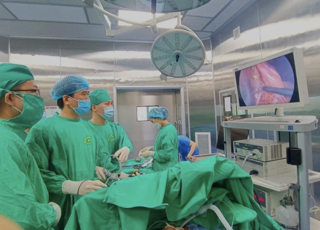 Chủ quan với sỏi túi mật, bệnh nhân 77 tuổi nhập viện cấp cứu vì tắc ruột- Ảnh 1. Chủ quan với sỏi túi mật, bệnh nhân 77 tuổi nhập viện cấp cứu vì tắc ruột- Ảnh 1.
