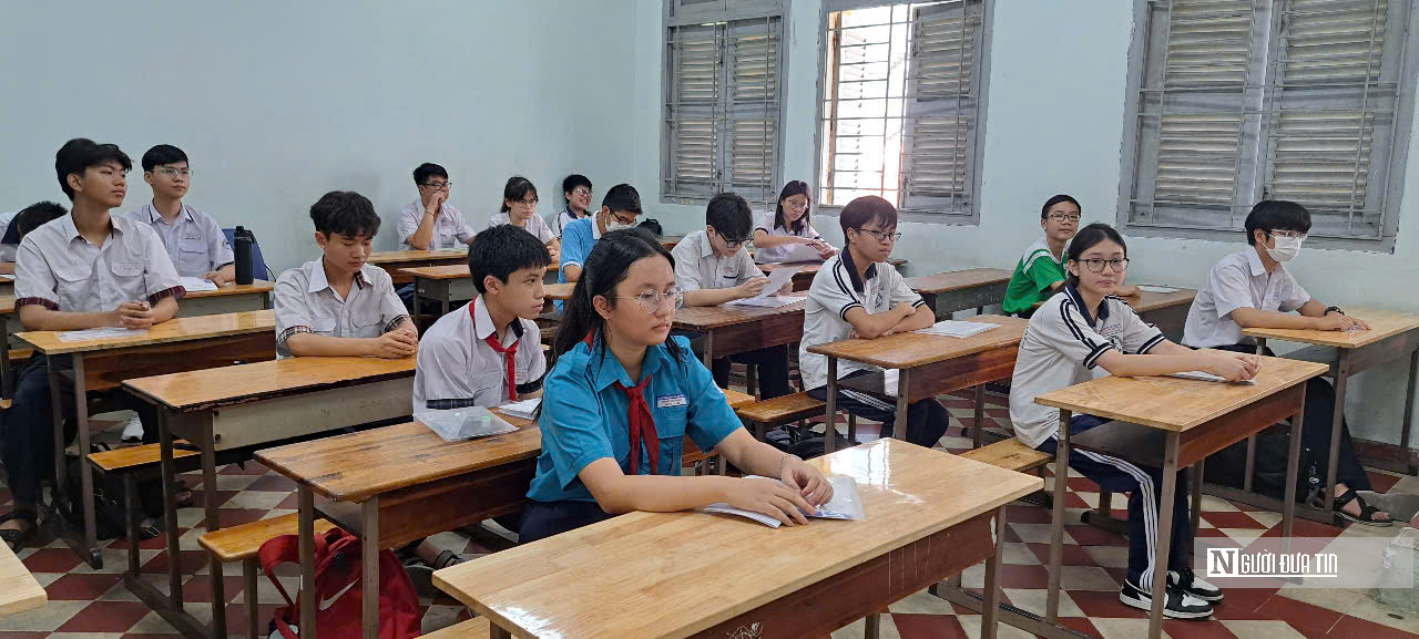 Cha mẹ cùng con “hành quân” lên Tp.HCM dự thi vào trường chuyên- Ảnh 3. Cha mẹ cùng con “hành quân” lên Tp.HCM dự thi vào trường chuyên- Ảnh 3.