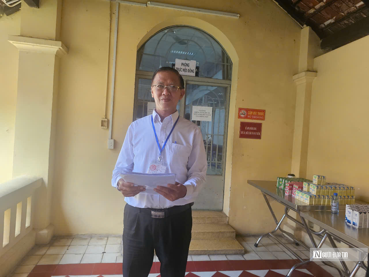 Cha mẹ cùng con “hành quân” lên Tp.HCM dự thi vào trường chuyên- Ảnh 4. Cha mẹ cùng con “hành quân” lên Tp.HCM dự thi vào trường chuyên- Ảnh 4.