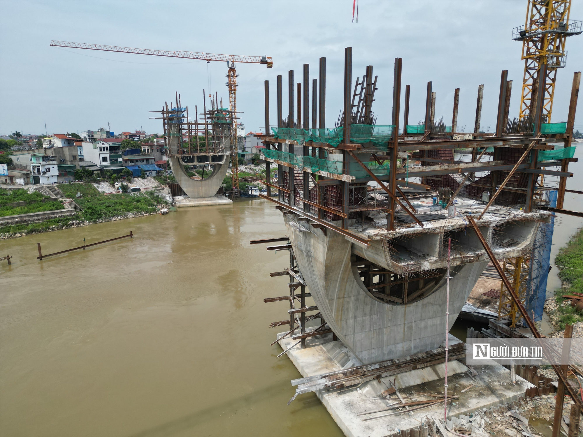 Hai trụ cầu tại dự án nghìn tỷ trơ trọi sau nhiều năm thi công- Ảnh 4. Hai trụ cầu tại dự án nghìn tỷ trơ trọi sau nhiều năm thi công- Ảnh 4.