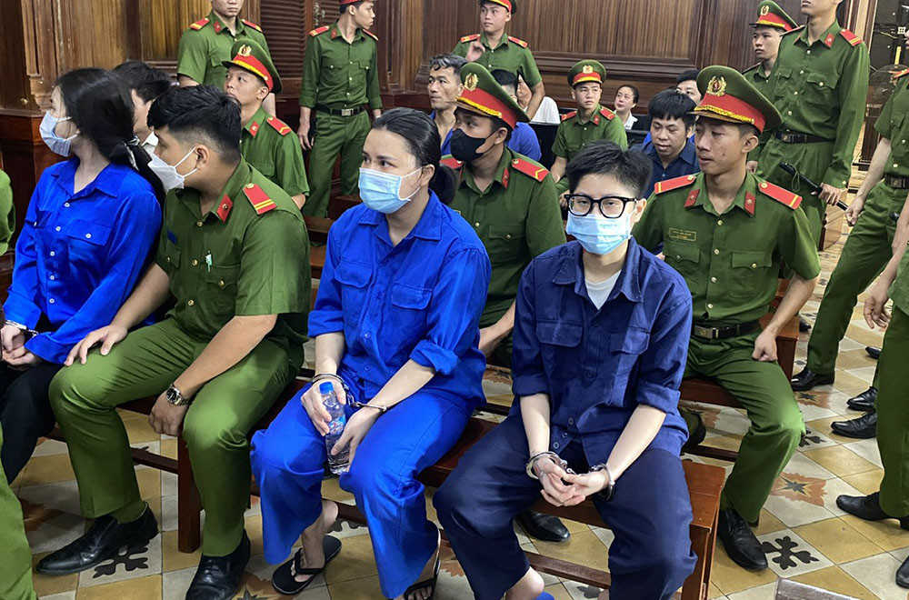 Xét xử nữ DJ mua bán 108kg ma túy xuyên Việt ngụy trang dưới tên gọi "bột OK", "đông trùng"- Ảnh 2. Xét xử nữ DJ mua bán 108kg ma túy xuyên Việt ngụy trang dưới tên gọi "bột OK", "đông trùng"- Ảnh 2.