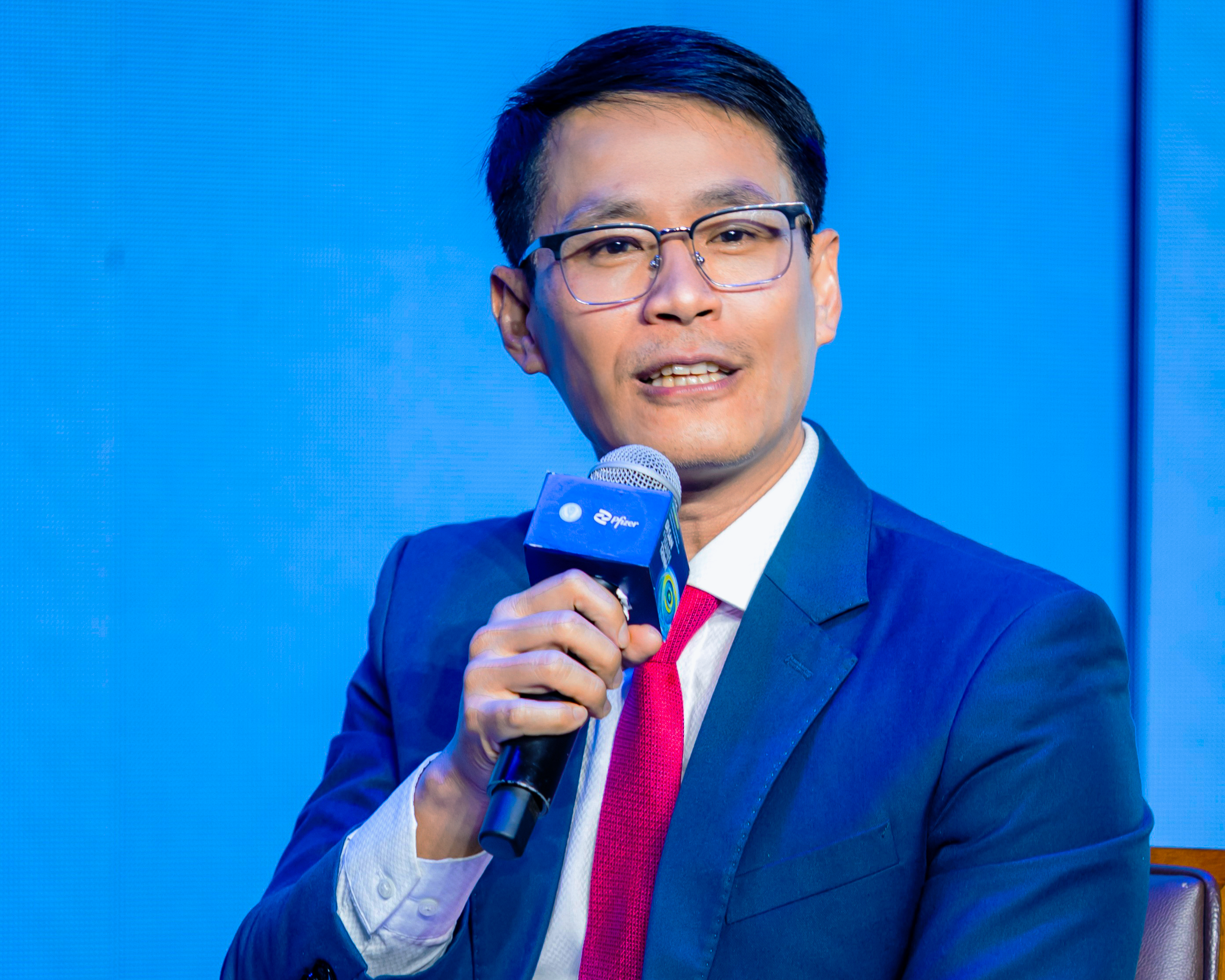 Pfizer và Hội Y học dự phòng Việt Nam phối hợp tổ chức chuỗi hội nghị khoa học quốc tế “vai trò của vắc-xin phế cầu cộng hợp đa giá trên người lớn - di sản và hành trình”- Ảnh 3. Pfizer và Hội Y học dự phòng Việt Nam phối hợp tổ chức chuỗi hội nghị khoa học quốc tế “vai trò của vắc-xin phế cầu cộng hợp đa giá trên người lớn - di sản và hành trình”- Ảnh 3.