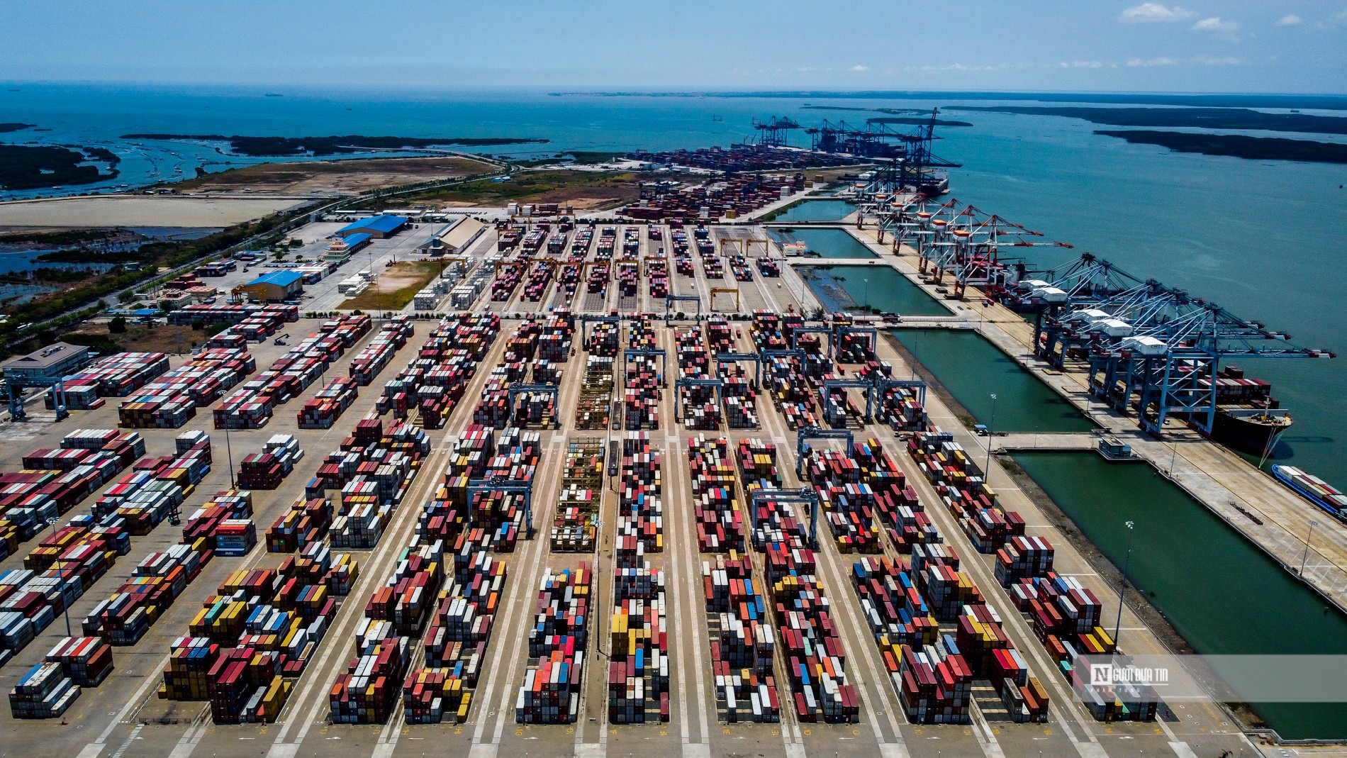 Việt Nam xuất siêu 4,67 tỷ USD trong 5 tháng đầu năm 2025- Ảnh 1. Việt Nam xuất siêu 4,67 tỷ USD trong 5 tháng đầu năm 2025- Ảnh 1.