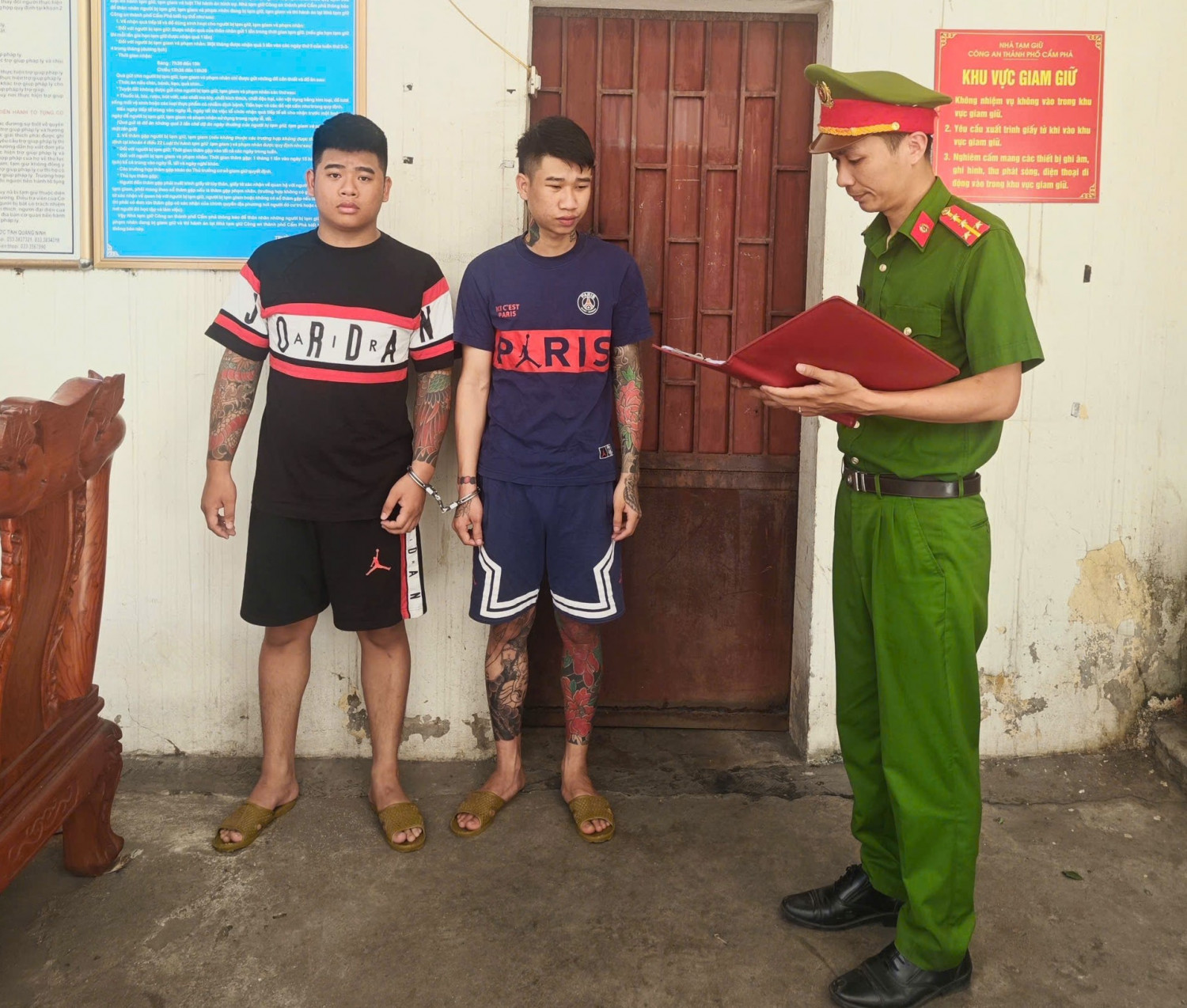 Quảng Ninh: Liên tiếp bắt giữ các đối tượng hành hung người khác- Ảnh 3. Quảng Ninh: Liên tiếp bắt giữ các đối tượng hành hung người khác- Ảnh 3.