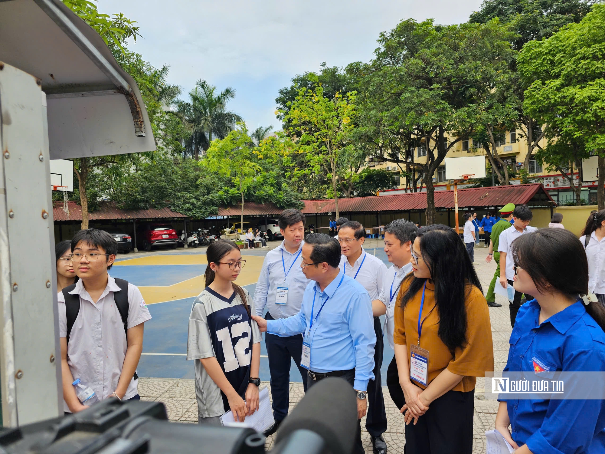 Không gây áp lực cho thí sinh trong kỳ thi vào lớp 10- Ảnh 2. Không gây áp lực cho thí sinh trong kỳ thi vào lớp 10- Ảnh 2.