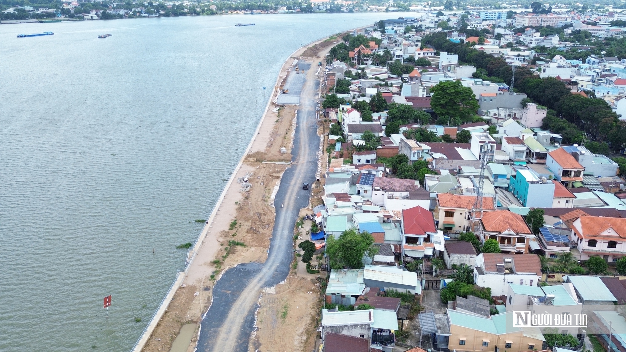 Dự án kè, đường ven sông Đồng Nai có kịp “cán đích” trong tháng 7?- Ảnh 6. Dự án kè, đường ven sông Đồng Nai có kịp “cán đích” trong tháng 7?- Ảnh 6.