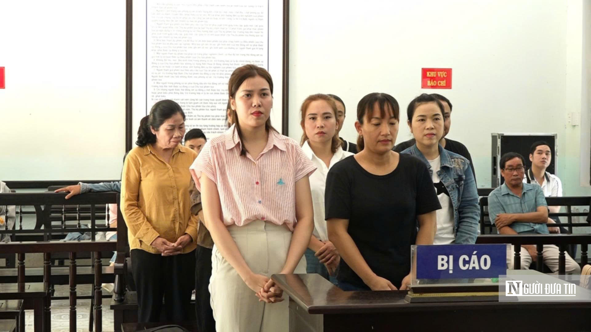 Mua bán hoá đơn trái phép và trốn thuế, 9 bị cáo ở Huế lĩnh án- Ảnh 1. Mua bán hoá đơn trái phép và trốn thuế, 9 bị cáo ở Huế lĩnh án- Ảnh 1.