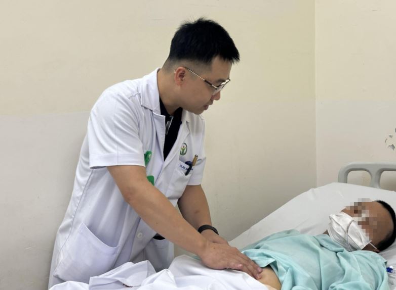 Người đàn ông 53 tuổi nhập viện cấp cứu vì tai nạn sinh hoạt hi hữu- Ảnh 1. Người đàn ông 53 tuổi nhập viện cấp cứu vì tai nạn sinh hoạt hi hữu- Ảnh 1.
