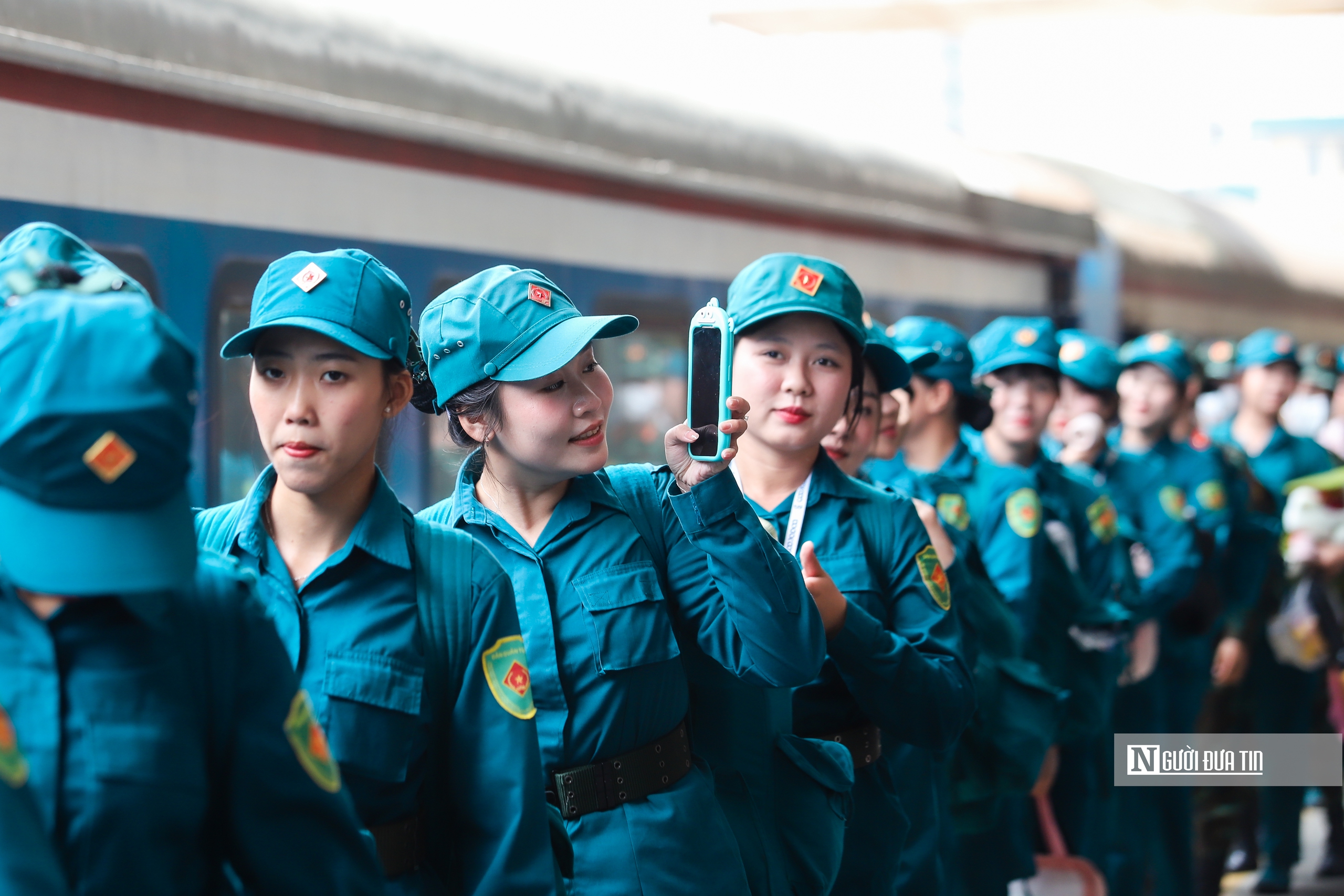 Những Những