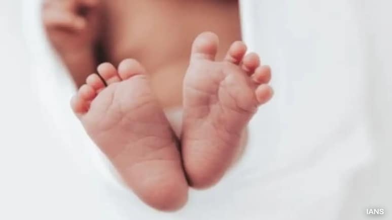 Người phụ nữ bất ngờ sinh con trai khoẻ mạnh sau khi y tá tuyên bố thai nhi đã chết- Ảnh 1. Người phụ nữ bất ngờ sinh con trai khoẻ mạnh sau khi y tá tuyên bố thai nhi đã chết- Ảnh 1.