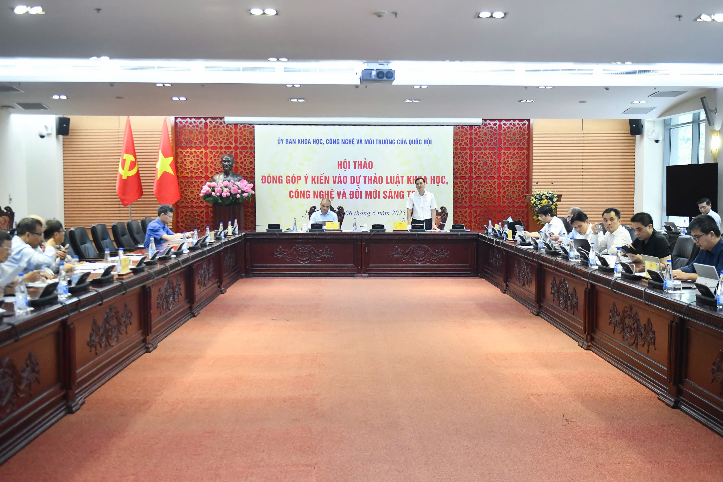"Không có nguồn lực tài chính đủ mạnh, KHCN không thể trở thành trụ cột phát triển"- Ảnh 1. "Không có nguồn lực tài chính đủ mạnh, KHCN không thể trở thành trụ cột phát triển"- Ảnh 1.