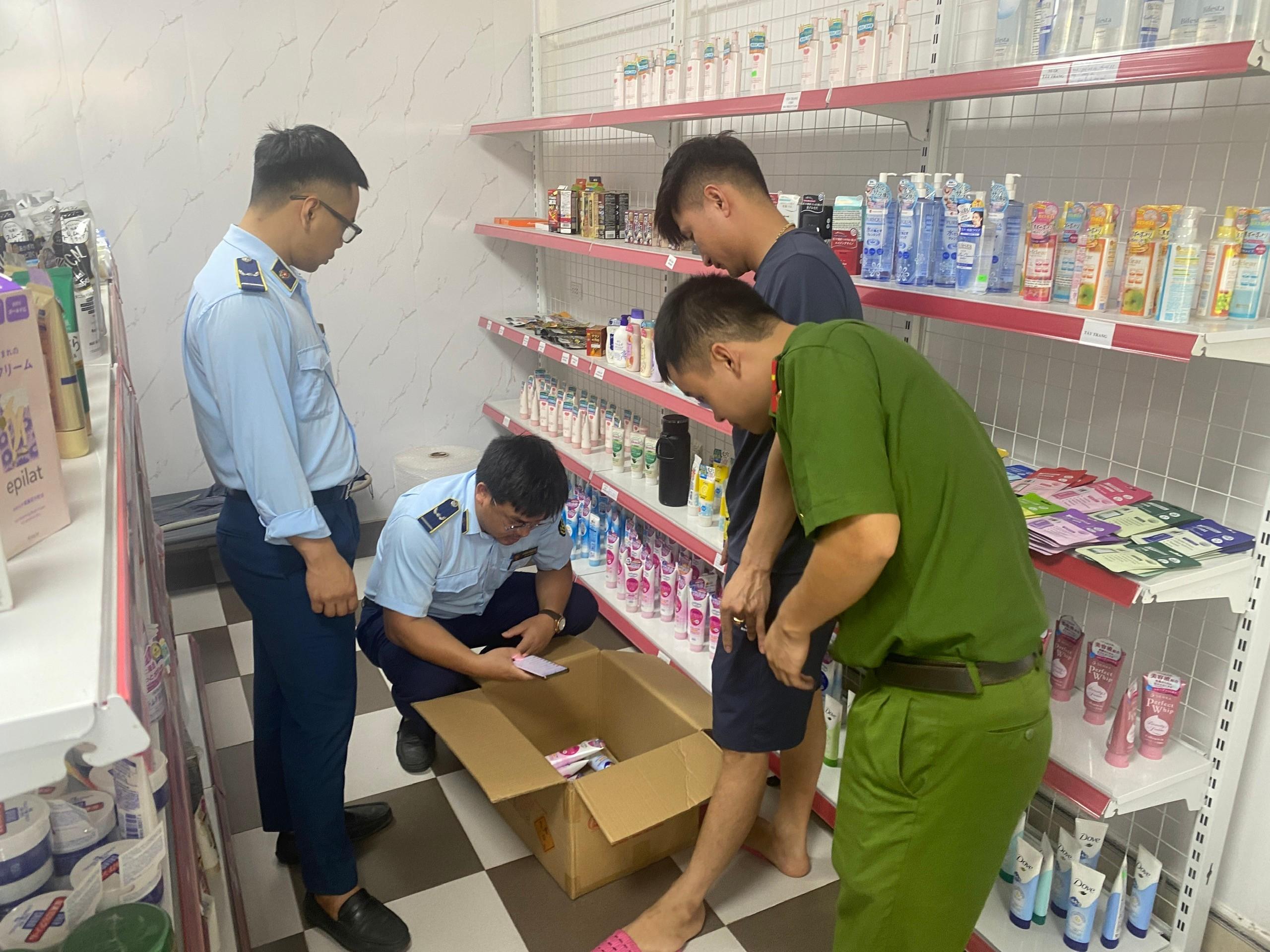 Nghệ An xử phạt hơn 174 tỷ đồng hành vi buôn lậu, gian lận thương mại và hàng giả- Ảnh 3.