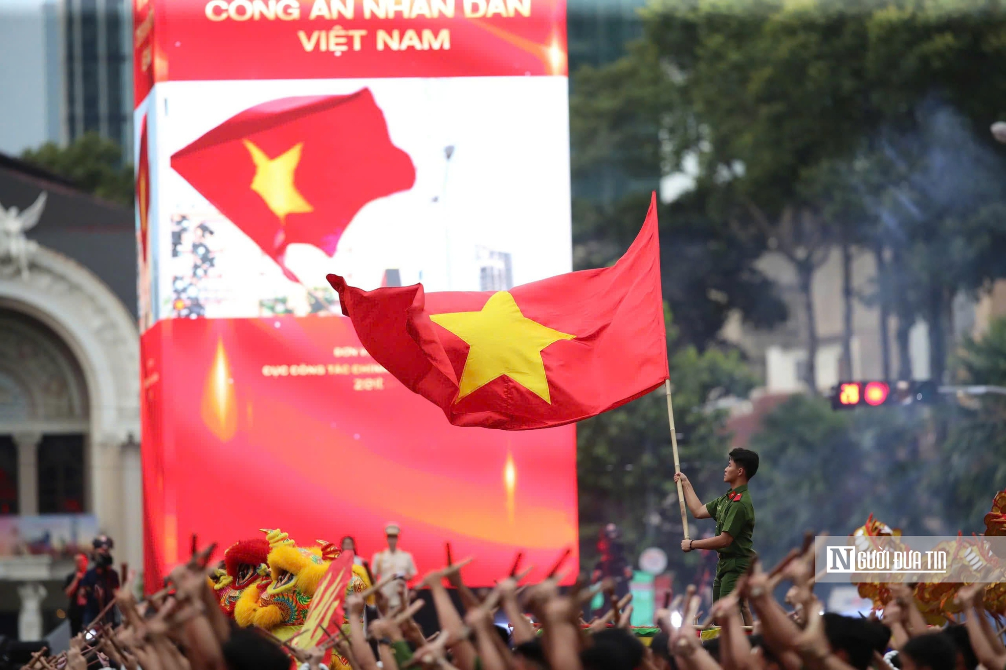 Toàn cảnh các tiết mục đặc sắc tại Vinh quang Công an Nhân Dân Việt Nam- Ảnh 3. Toàn cảnh các tiết mục đặc sắc tại Vinh quang Công an Nhân Dân Việt Nam- Ảnh 3.