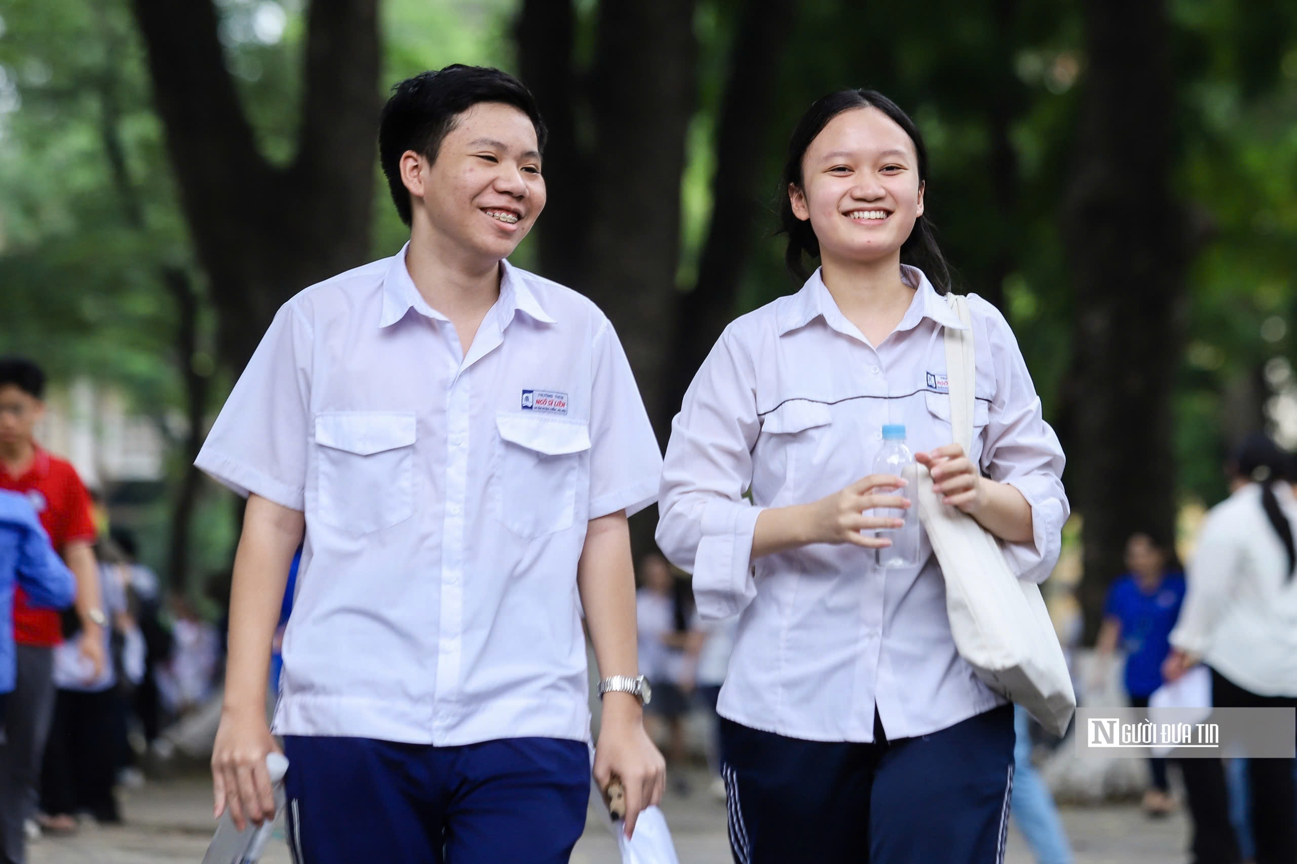 Đề Văn "dễ thở", thí sinh Hà Nội nhẹ nhõm với chủ đề "Hạnh phúc"- Ảnh 3. Đề Văn "dễ thở", thí sinh Hà Nội nhẹ nhõm với chủ đề "Hạnh phúc"- Ảnh 3.