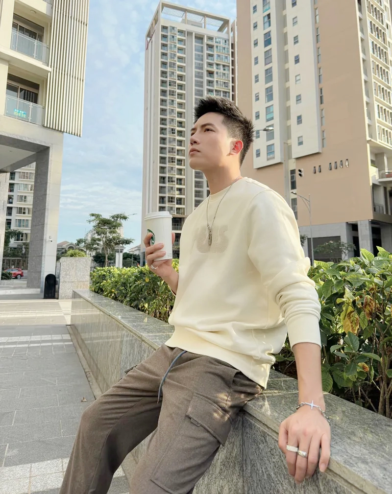 Anh Tú Voi công khai tình cảm với LyLy- Ảnh 1. Anh Tú Voi công khai tình cảm với LyLy- Ảnh 1.