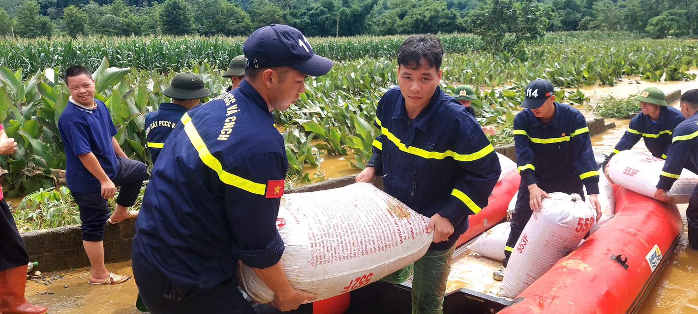 Mưa lớn gây sạt lở, ngập lụt cục bộ nhiều nơi tại Lai Châu- Ảnh 3. Mưa lớn gây sạt lở, ngập lụt cục bộ nhiều nơi tại Lai Châu- Ảnh 3.