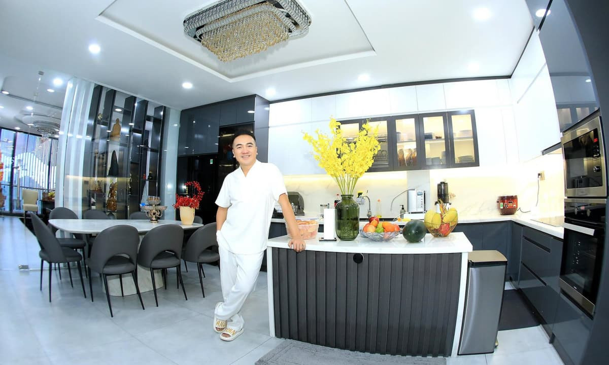 "Anh Ba Đò" Dương Ngọc Thái: Sở hữu cơ ngơi bề thế, cuộc sống an yên sau sóng gió- Ảnh 5. "Anh Ba Đò" Dương Ngọc Thái: Sở hữu cơ ngơi bề thế, cuộc sống an yên sau sóng gió- Ảnh 5.