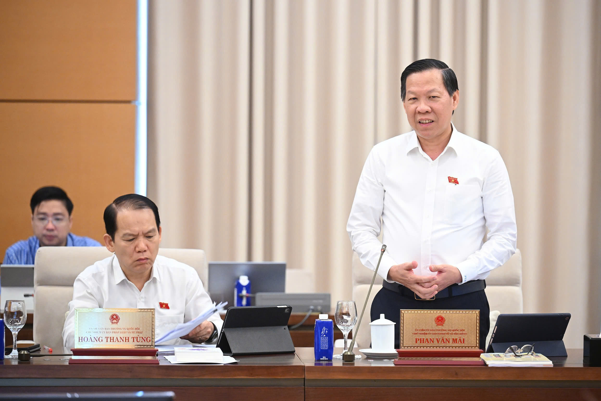 Chủ nhiệm Ủy ban Kinh tế và Tài chính đề xuất tăng lương cho nhà giáo gấp 2 - 3 lần- Ảnh 2. Chủ nhiệm Ủy ban Kinh tế và Tài chính đề xuất tăng lương cho nhà giáo gấp 2 - 3 lần- Ảnh 2.