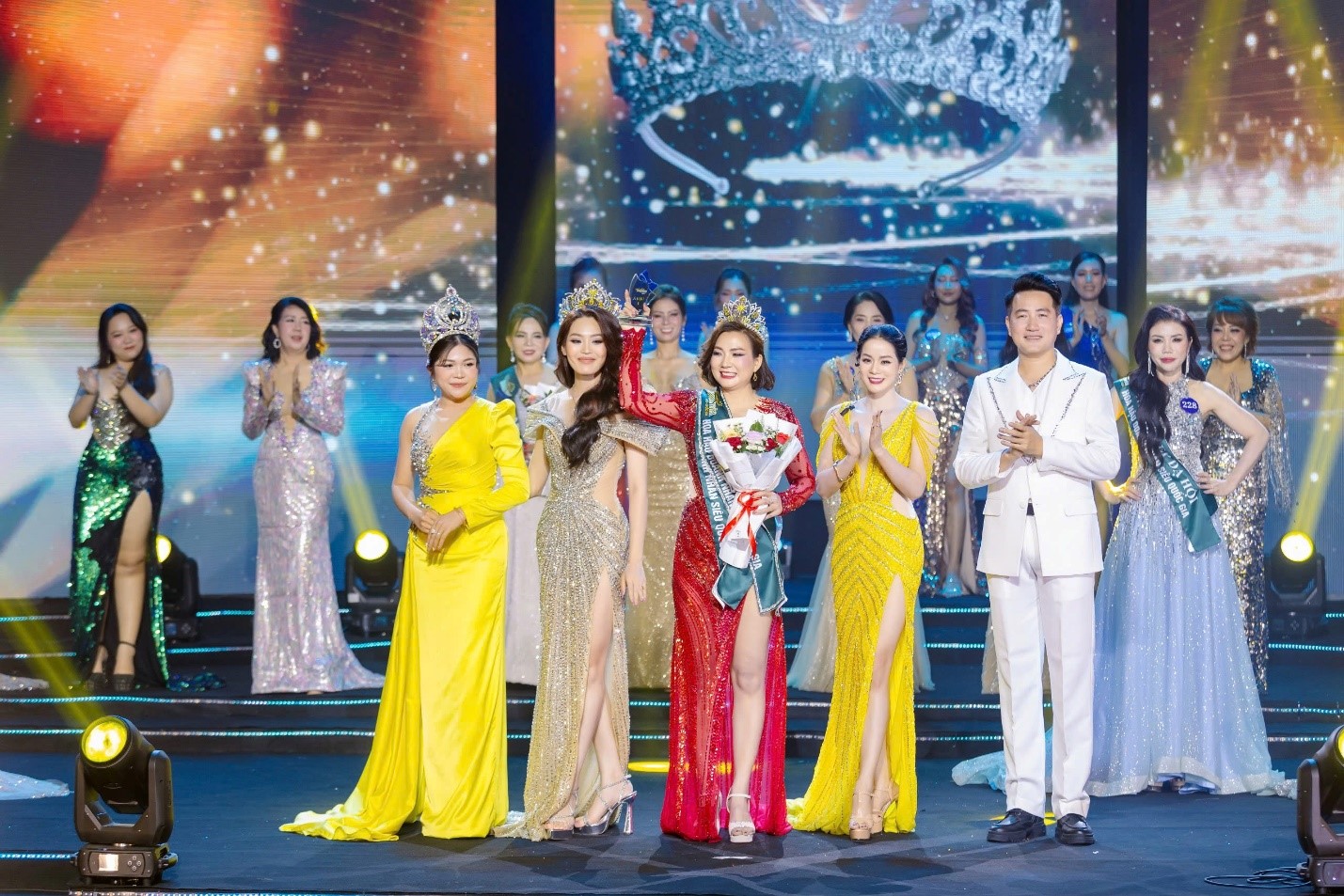 Đêm chung kết Hoa hậu Doanh nhân Siêu Quốc Gia 2025 thành công rực rỡ tại TP. Phan Thiết- Ảnh 4. Đêm chung kết Hoa hậu Doanh nhân Siêu Quốc Gia 2025 thành công rực rỡ tại TP. Phan Thiết- Ảnh 4.