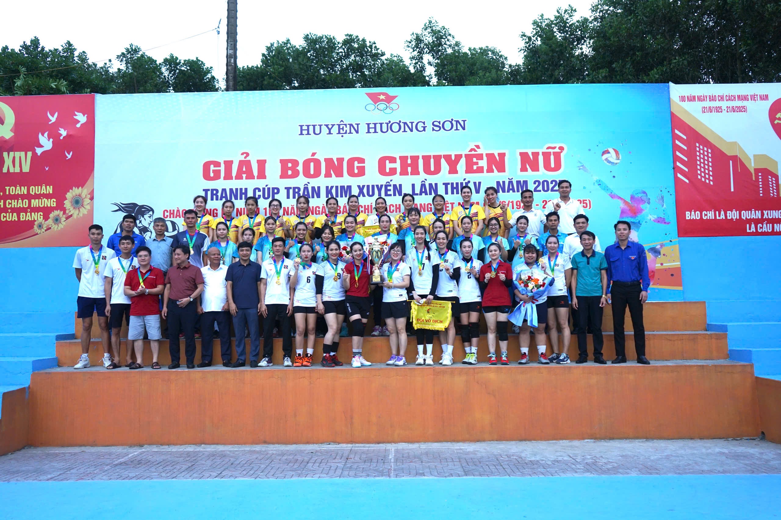 Những hình ảnh ấn tượng giải bóng chuyền nữ tranh cúp Trần Kim Xuyến năm 2025- Ảnh 5. Những hình ảnh ấn tượng giải bóng chuyền nữ tranh cúp Trần Kim Xuyến năm 2025- Ảnh 5.