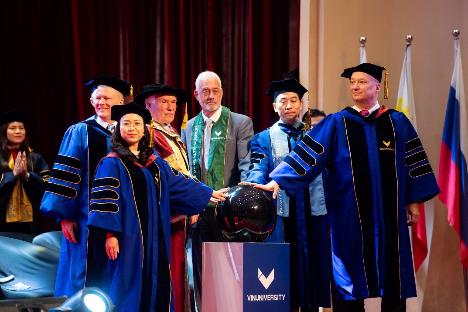 VinUni đặt mục tiêu vào top 100 đại học hàng đầu thế giới – mời tuyển 500 nhà khoa học toàn cầu- Ảnh 2. VinUni đặt mục tiêu vào top 100 đại học hàng đầu thế giới – mời tuyển 500 nhà khoa học toàn cầu- Ảnh 2.