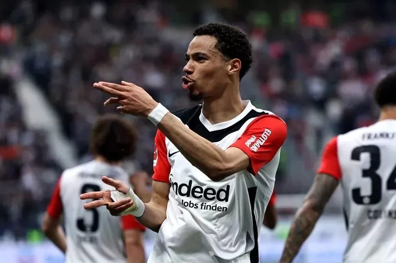 Liverpool có thể cạnh tranh với Arsenal để giành Hugo Ekitike. (Ảnh: Christof Koepsel/Getty Images)