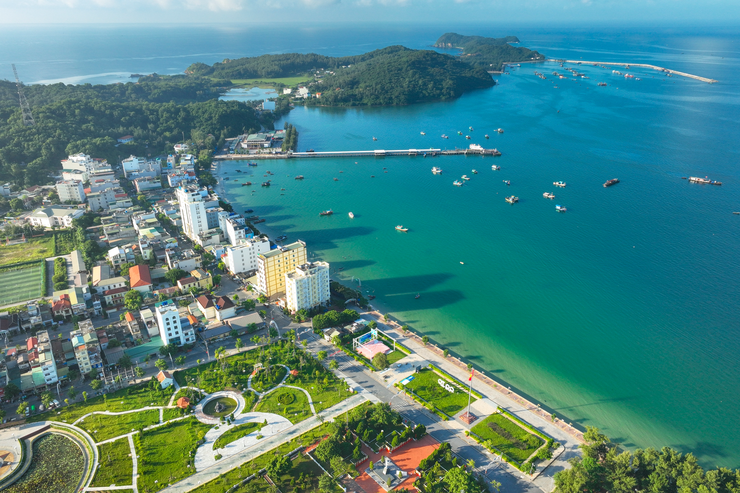 Phó Chủ tịch tỉnh Quảng Ninh giữ chức Bí thư đặc khu Vân Đồn- Ảnh 2. Phó Chủ tịch tỉnh Quảng Ninh giữ chức Bí thư đặc khu Vân Đồn- Ảnh 2.