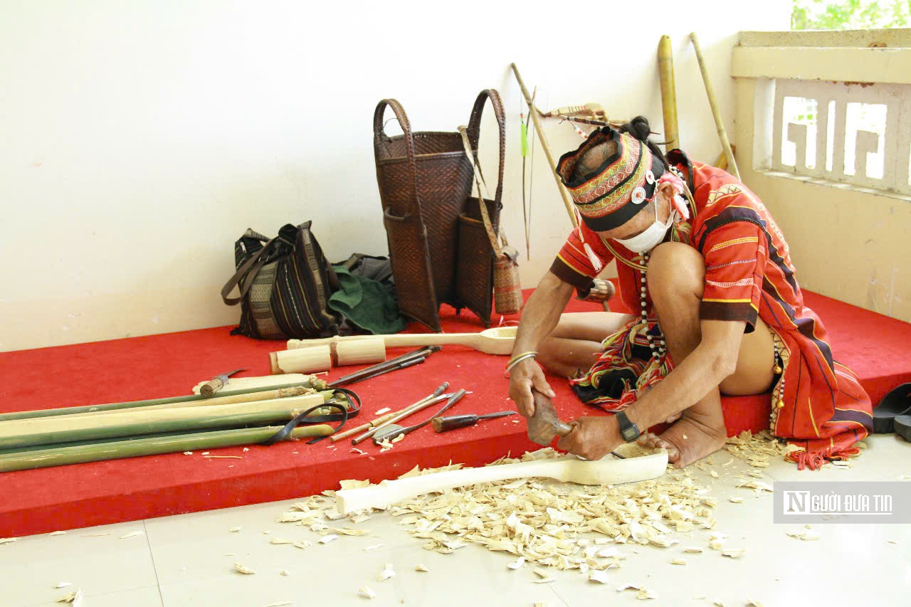 Nửa thế kỷ giữ cồng chiêng giữa đại ngàn Trường Sơn- Ảnh 3.