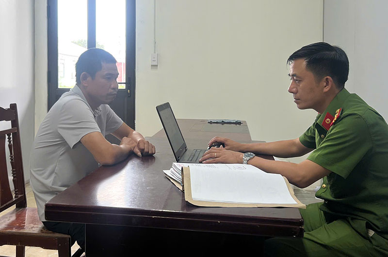 Bắt tạm giam 2 đối tượng trong vụ cháy xưởng phế liệu ở Hưng Yên- Ảnh 2.