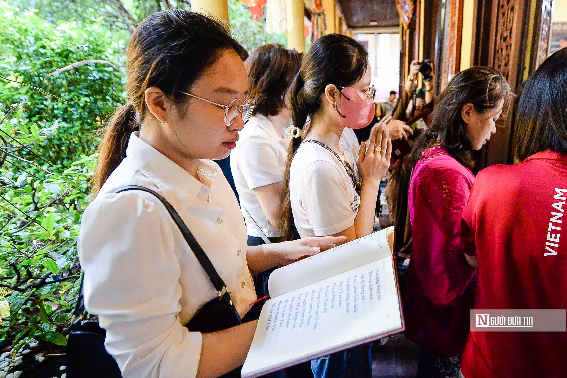 Cử ba hồi chuông trong ngày đầu vận hành chính quyền 2 cấp- Ảnh 7. Cử ba hồi chuông trong ngày đầu vận hành chính quyền 2 cấp- Ảnh 7.