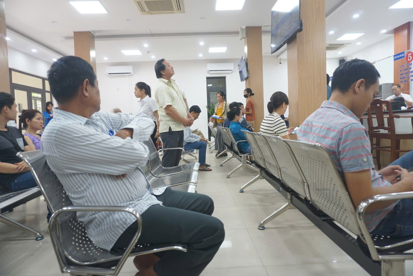 Chính quyền 2 cấp vận hành ngày đầu: Người dân Đà Nẵng hài lòng- Ảnh 7. Chính quyền 2 cấp vận hành ngày đầu: Người dân Đà Nẵng hài lòng- Ảnh 7.